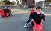 户外运动：毛毛虫比赛